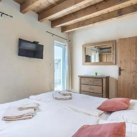 Tolles Ferienhaus In Premantura Pula