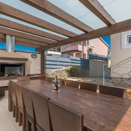 Holiday home Tolles Ferienhaus In Premantura Pula